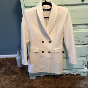 Zara Women's White Double-Breasted Blazer. Size small.